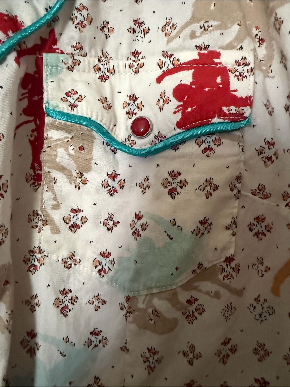 Wrangler Cream Western Button-Down with Red Turquoise Horse Print - M - Picture 8 of 10